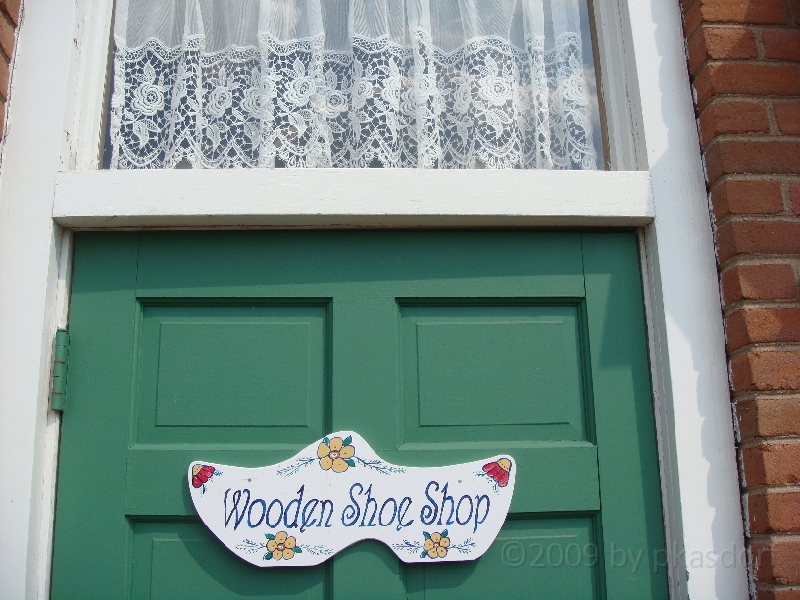 Western Michigan [2009] 506.JPG - Scenes from Windmill Island in Holland, Michigan.